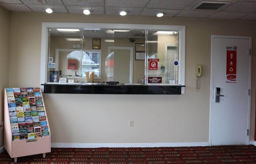 Econo Lodge Chesapeake Route 13 And I-464 Экстерьер фото