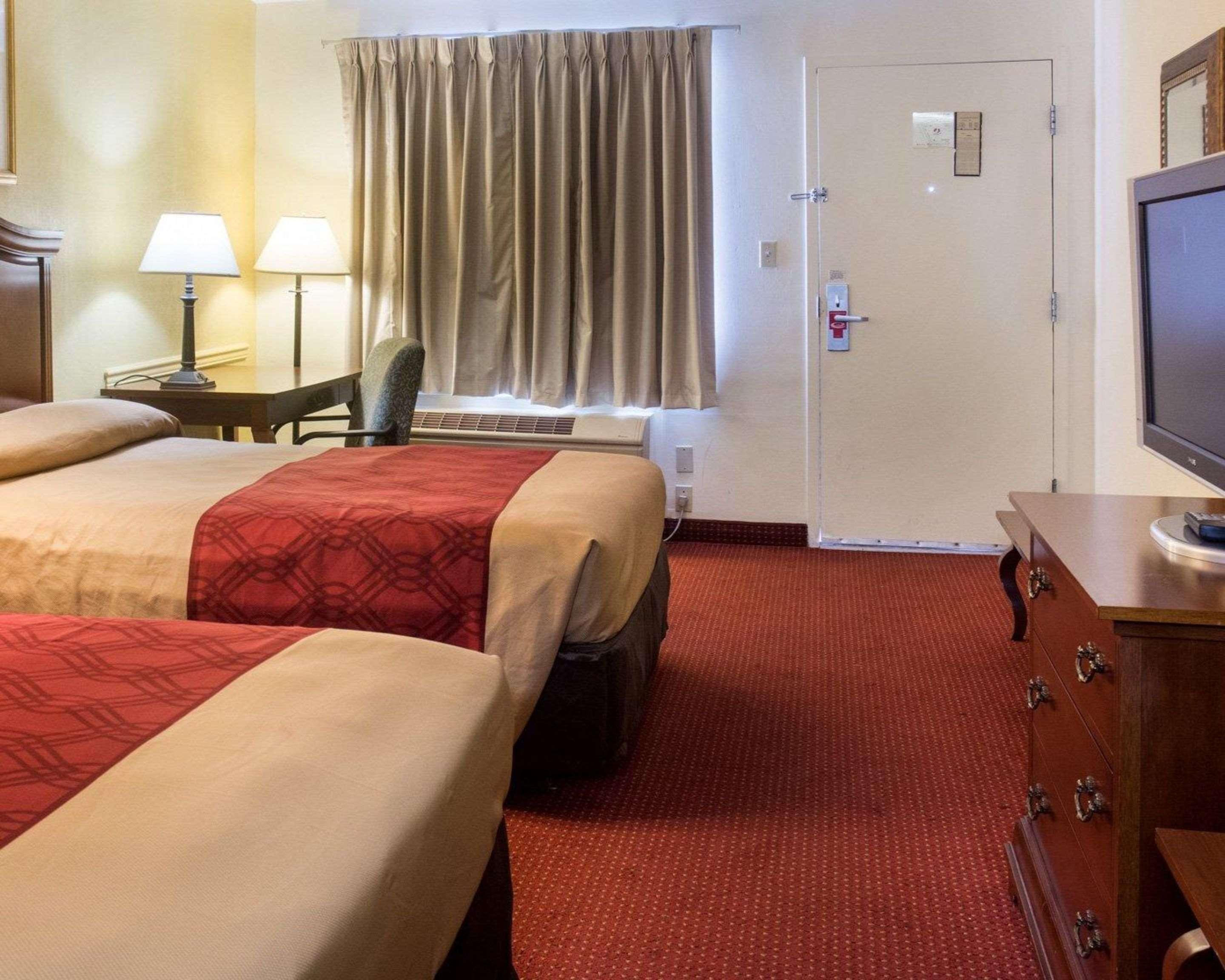 Econo Lodge Chesapeake Route 13 And I-464 Экстерьер фото