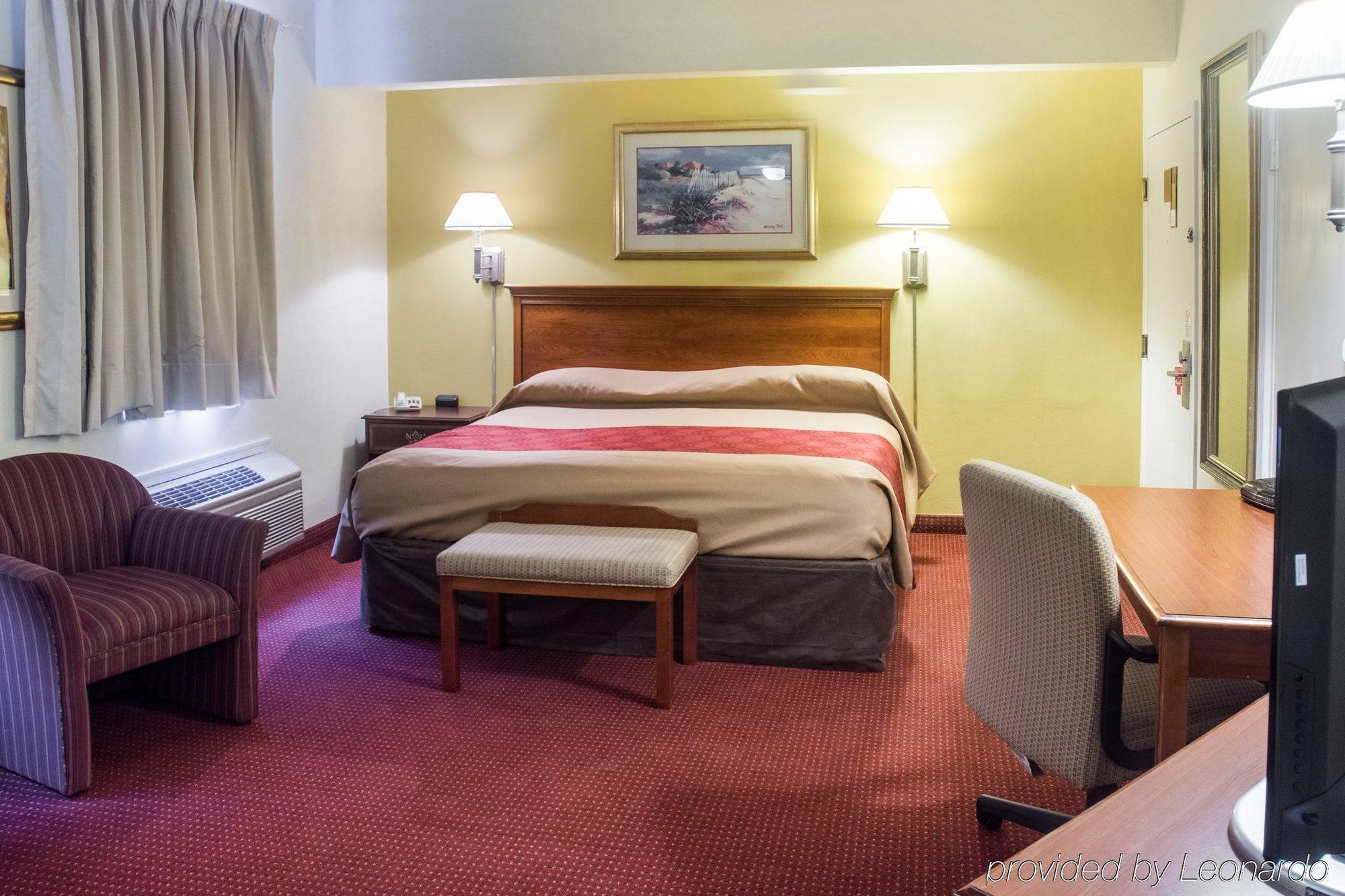 Econo Lodge Chesapeake Route 13 And I-464 Экстерьер фото